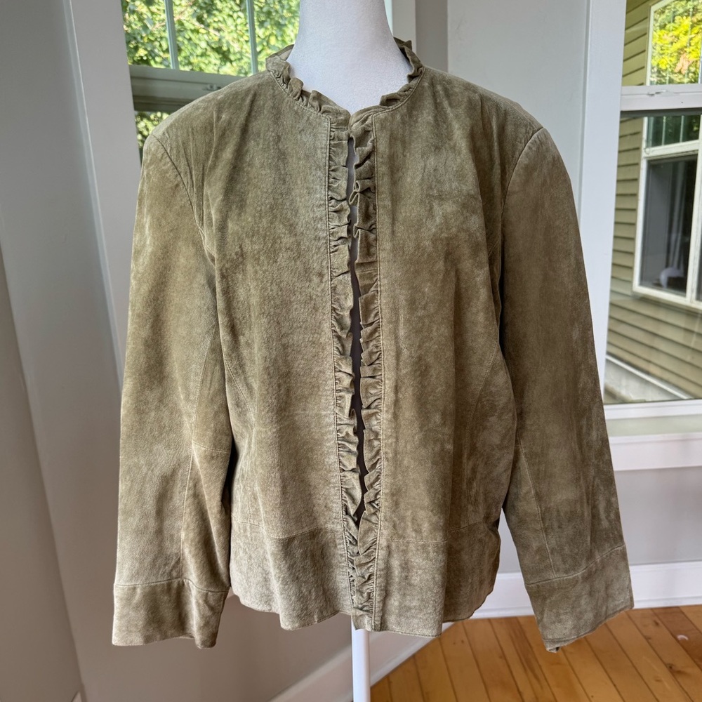Chico’s Olive Green Genuine Suede Cropped Jacket with Ruffle Detail Large - Picture 11 of 11